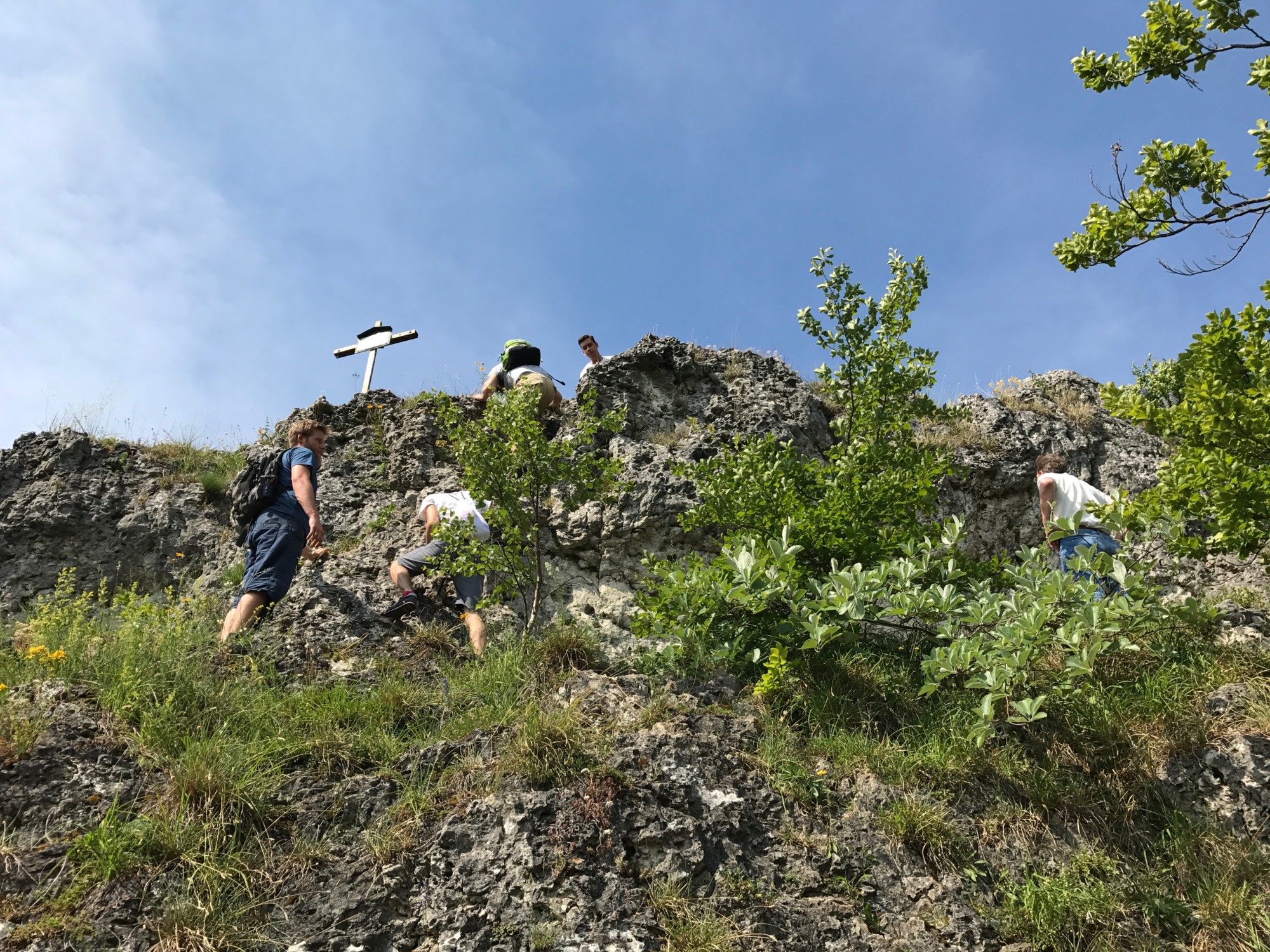 Zum Artikel "Group hiking trip near Hirschbach"