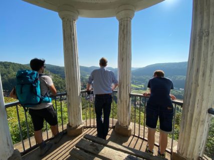 Zum Artikel "Group hiking trip to Fränkische Schweiz"